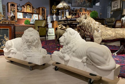 Pair marble Lions sculptures