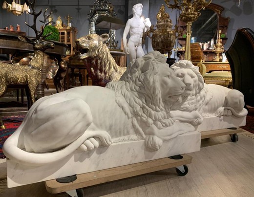 Pair marble Lions sculptures