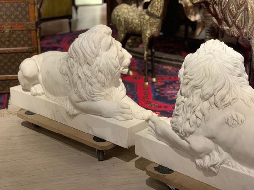 Pair marble Lions sculptures