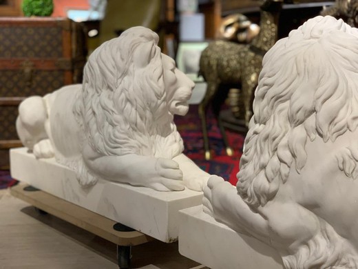 Pair marble Lions sculptures