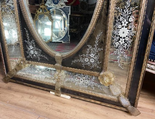 Антикварное венецианское зеркало