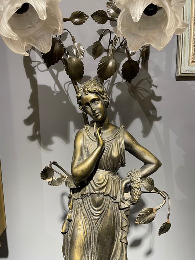 Антикварная лампа-скульптура
