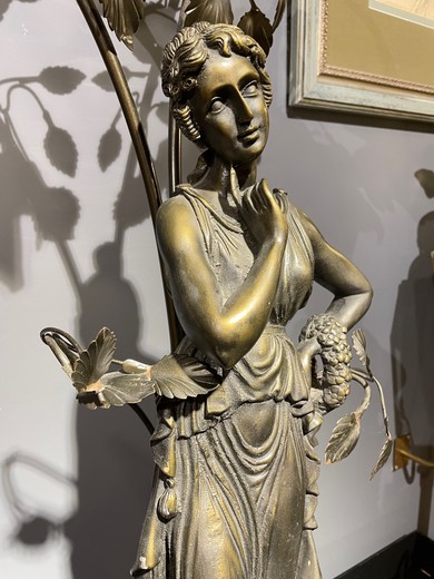 Antique Sculpture Lamp