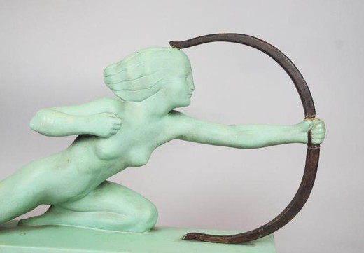 Антикварная скульптура  "Диана"