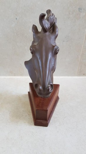 Антикварная скульптура «Голова коня»