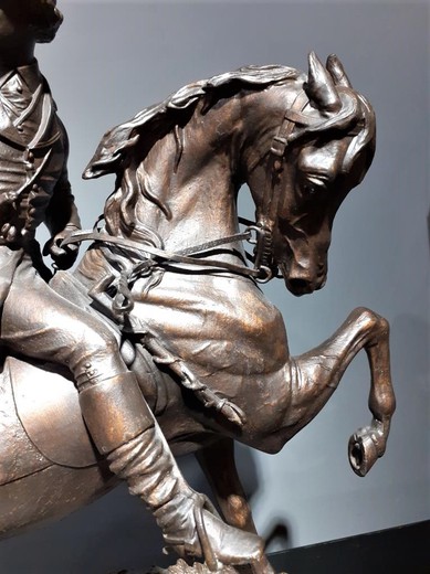 Антикварная скульптура «Кавалерист парфорсной охоты»