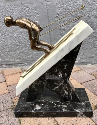 Антикварная скульптура «Лыжник»