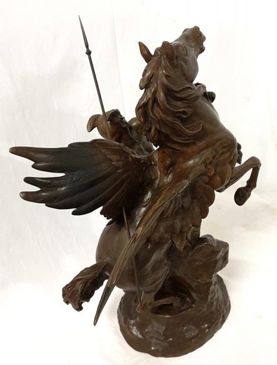 Антикварная скульптура «Персей и Пегас»