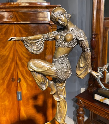 Antique sculpture "Dancer"