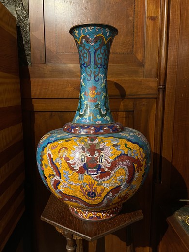 Антикварная ваза клуазоне