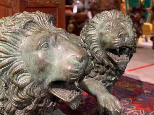 Antique pair sculptures "Lions"