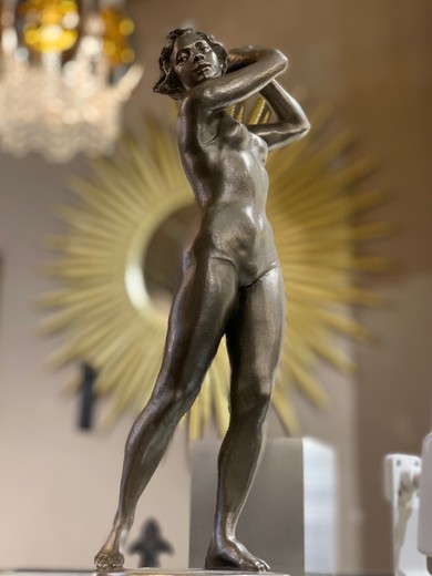 Sculpture "Discus Thrower"