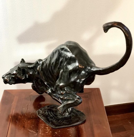 Антикварная скульптура «Львица на охоте»