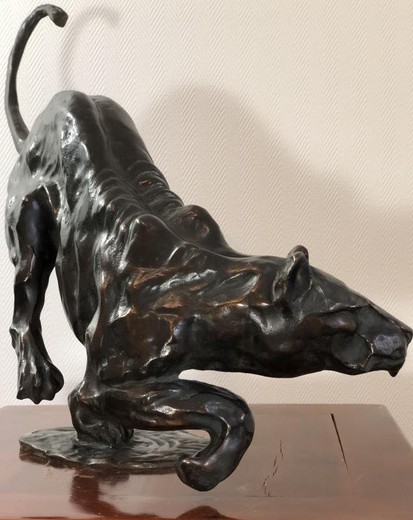 Antique sculpture "Lioness on the hunt"