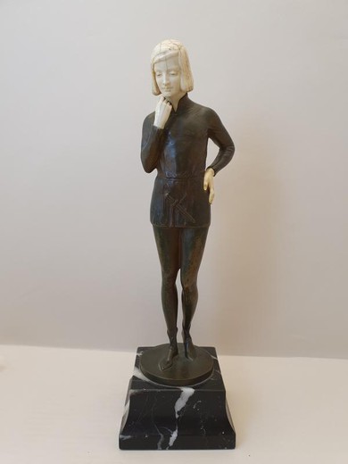 Антикварная скульптура «Школяр»