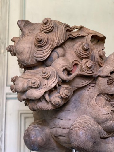 Antique sculpture "Dog Fo"