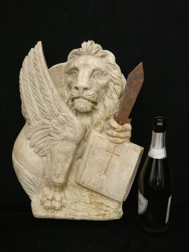 Antique exclusif barelief St. Mark Lion