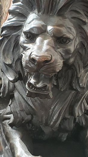 Paired sculptures "Lions"