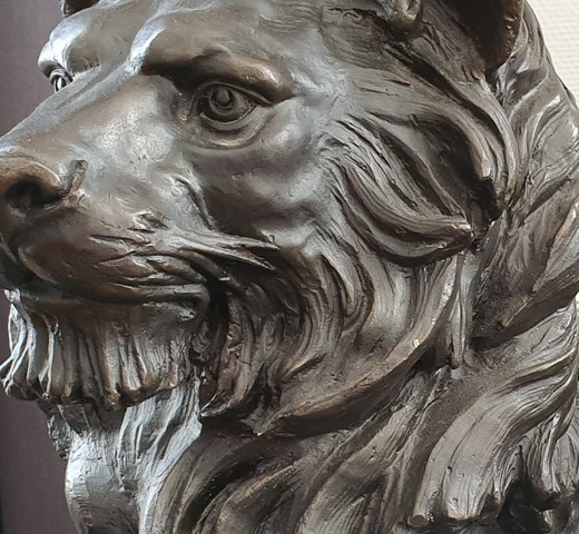 Paired sculptures "Lions"