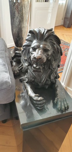 Paired sculptures "Lions"