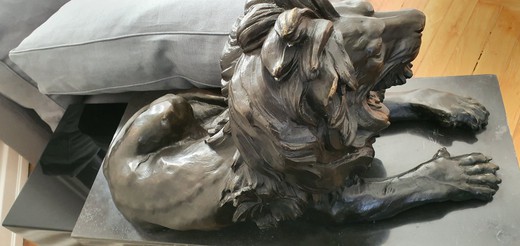 Paired sculptures "Lions"