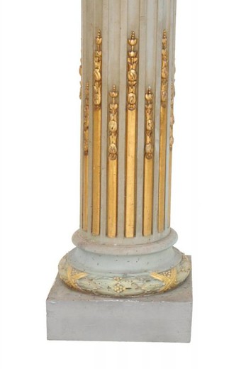 Antique pedestal