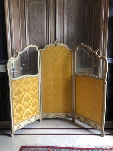 Antique screen