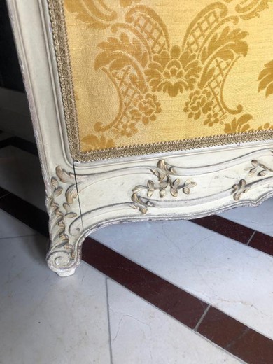 Antique screen