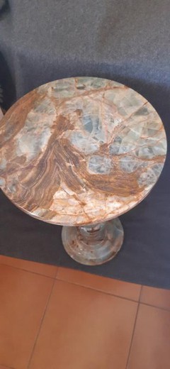 Антикварный кофейный столик из оникса