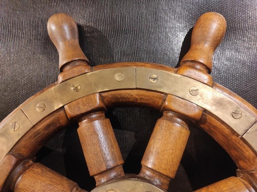 Ship's wheel