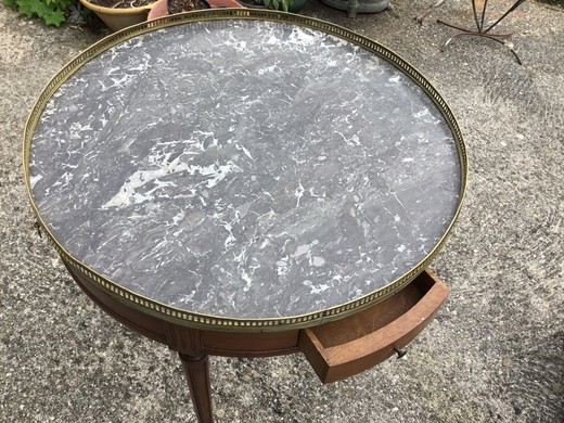 Antique Louis Xvi round table