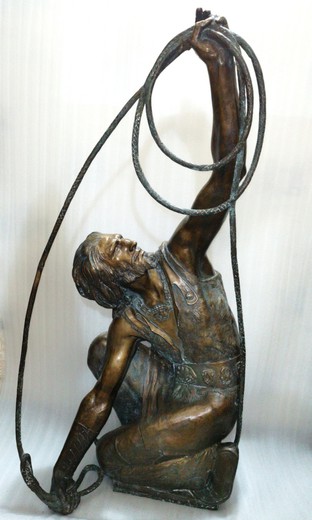 Sculpture "Skiff with a lasso"