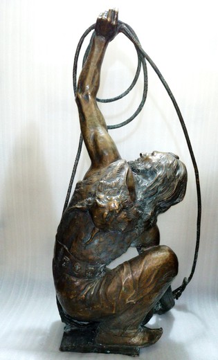 Sculpture "Skiff with a lasso"