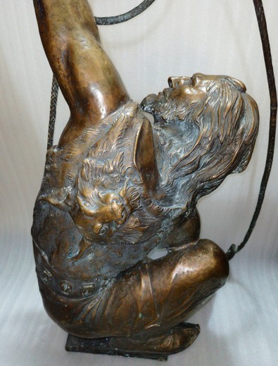 Sculpture "Skiff with a lasso"