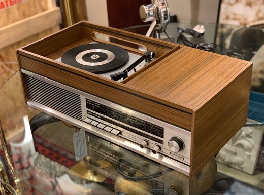 Vintage radiola Grundig