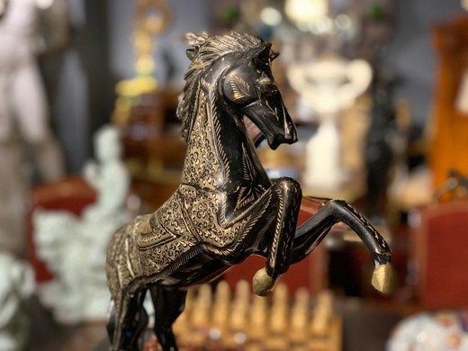 Винтажная скульптура «Конь на дыбах»