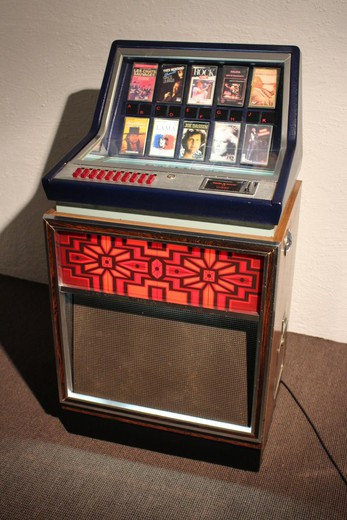 Vintage Wurlitzer Jukebox
