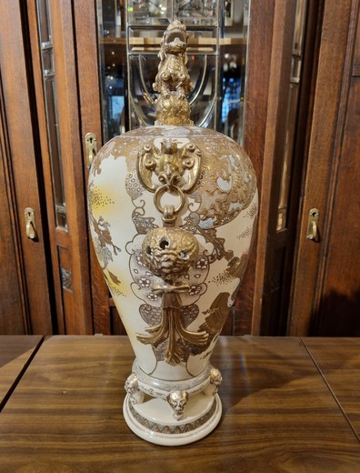 Антикварная ваза