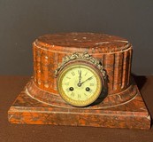 Антикварные часы-постамент в стиле Людовика XVI
