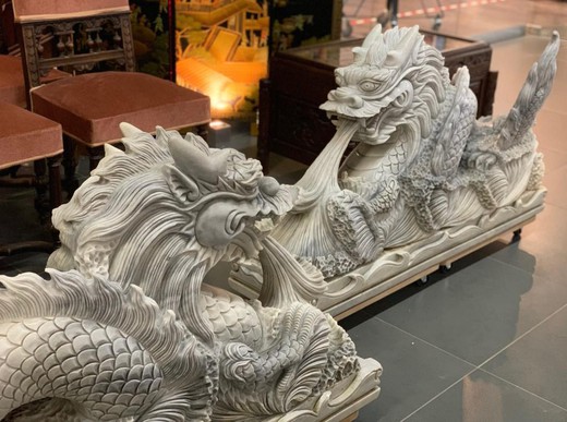Antique twin dragons