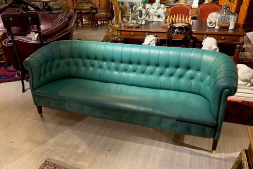 Винтажный кожаный диван Poltrona Frau