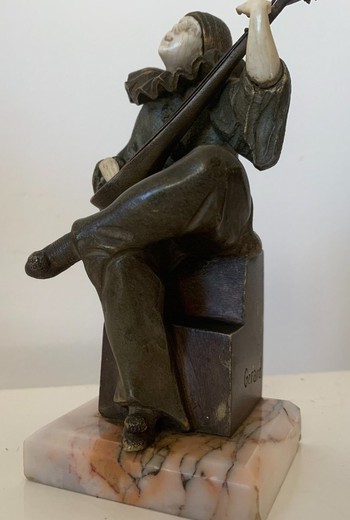 Антикварная скульптура "Пьеро"