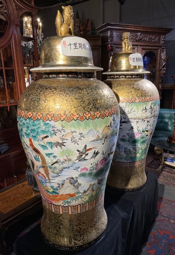 Antique pair vases "Hundred Birds"