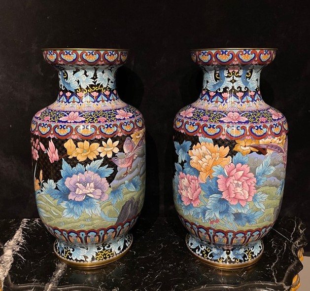Антикварные парные вазы