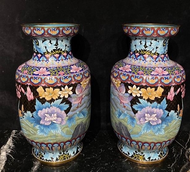 Антикварные парные вазы