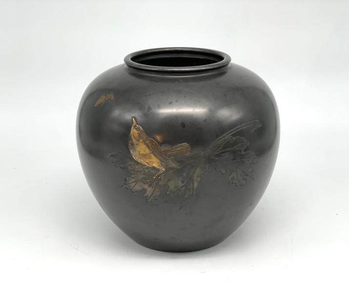 Antique vase "Bird with butterfly", Japan