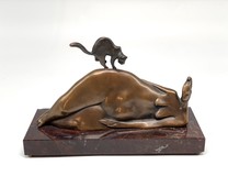 Sculpture "Woman and cat" Sculpture "Woman and cat"