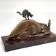 Скульптура "Девушка и кот"
