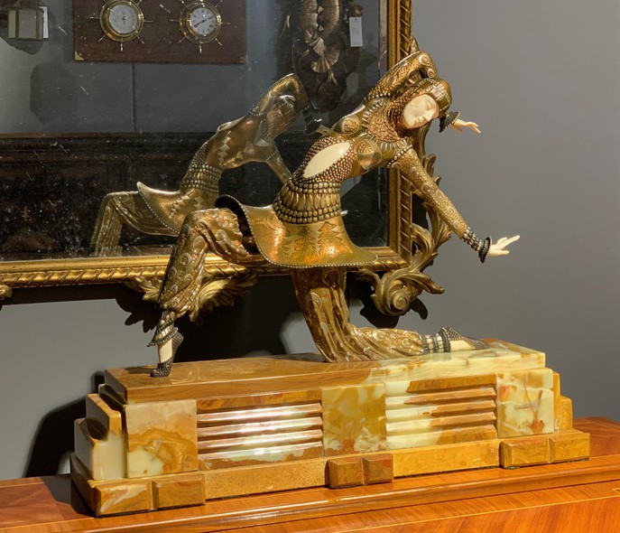 Антикварная скульптура «Экзотическая танцовщица»