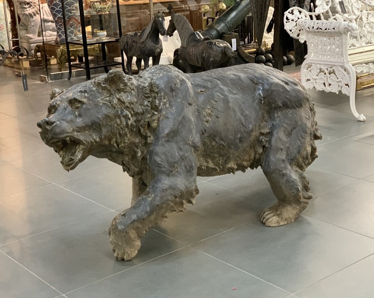 Антикварная скульптура "Медведь"